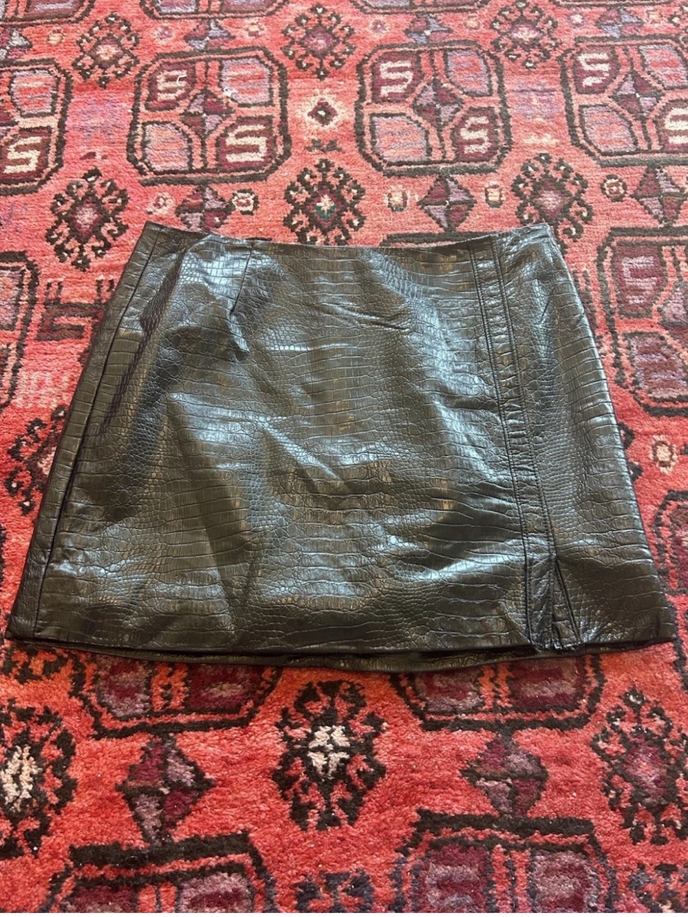 Vintage Y2K GUESS Black Croc Embossed Faux Leather Mini Skirt 4 Goth Grunge